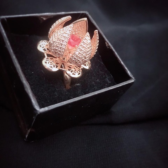 Lotus flower ring - Picture 3 of 3